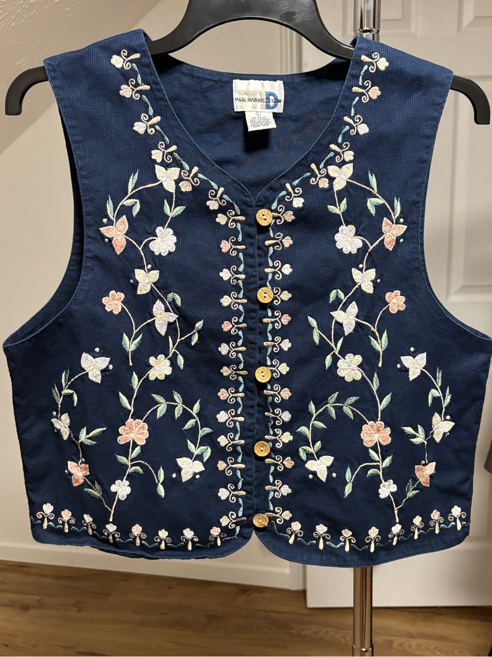 Embroidered, corduroy vintage Paul Harris Designs vest. Size large, runs small